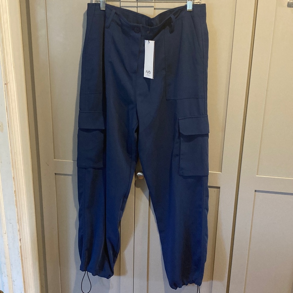Ruti Women's Navy Cargo Joggers NWT